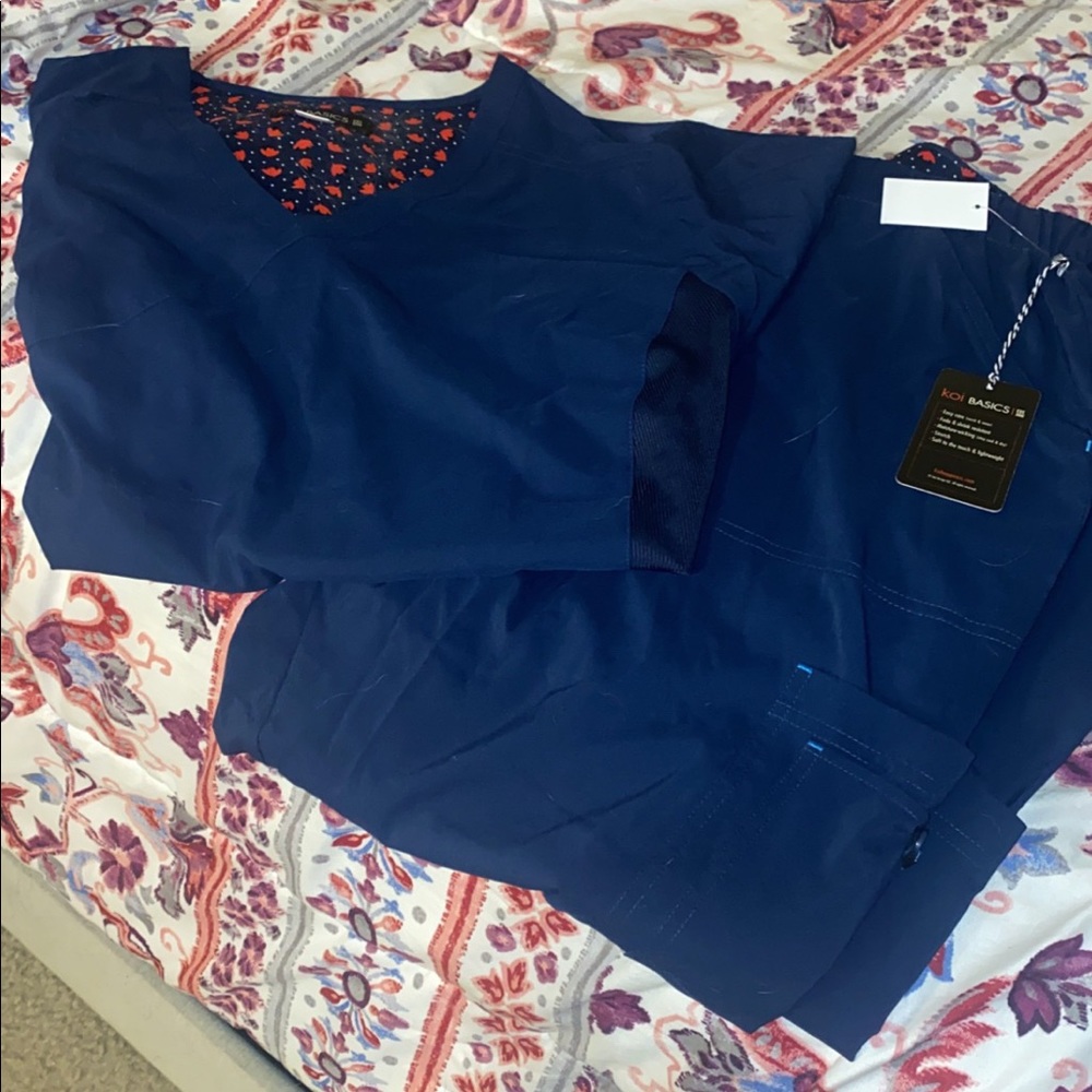 Koi scrub set NWT